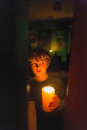 GABRIEL BATEMAN as Martin in New Line Cinema's horror film "LIGHTS OUT," a Warner Bros. Pictures release.