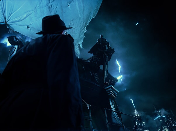 J.K. SIMMONS as Commissioner Gordon and BEN AFFLECK as Batman in Warner Bros. Pictures' action adventure "JUSTICE LEAGUE," a Warner Bros. Pictures release.