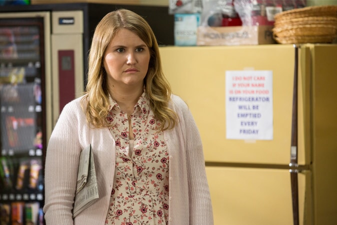 JILLIAN BELL as Holly in the New Line Cinema and Village Roadshow Pictures comedy "FIST FIGHT," a Warner Bros. Pictures release.