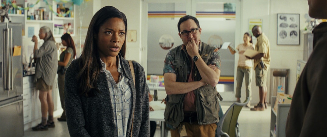 (L-R) NAOMIE HARRIS as Dr. Kate Caldwell and P.J. BYRNE as Nelson in New Line Cinema's and ASAP Entertainment's action adventure "RAMPAGE," a Warner Bros. Pictures release.