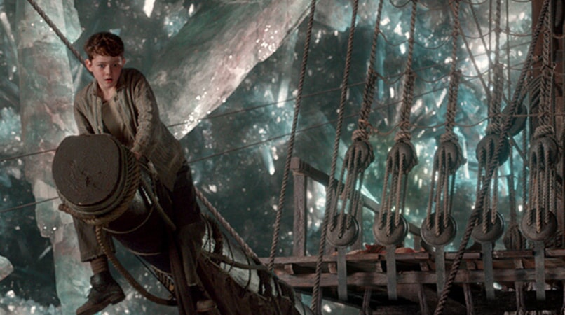 LEVI MILLER as Peter and HUGH JACKMAN as Blackbeard in Warner Bros. Pictures' and RatPac-Dune Entertainment's action adventure "PAN," a Warner Bros. Pictures release.