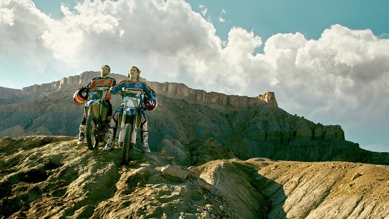 MAX THIERIOT as Jeff and LUKE BRACEY as Utah in Alcon Entertainment's action thriller "POINT BREAK," a Warner Bros. Pictures release.