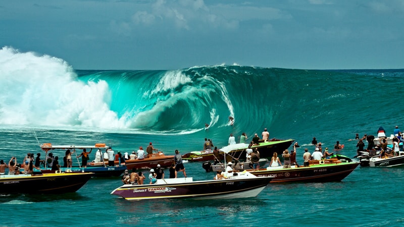 A scene from Alcon Entertainment's action thriller "POINT BREAK," a Warner Bros. Pictures release.