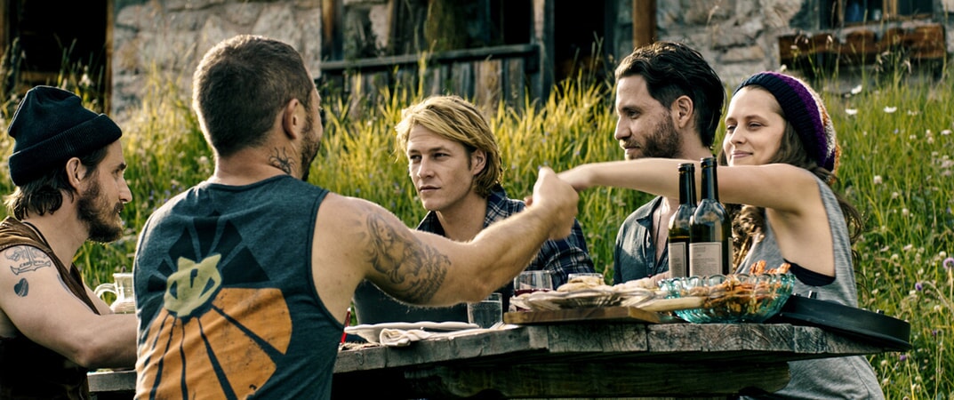 CLEMENS SCHICK as Roach, MATIAS VARELA as Grommet, LUKE BRACEY as Utah, EDGAR RAMIREZ as Bodhi and TERESA PALMER as Samsara in Alcon Entertainment's action thriller "POINT BREAK," a Warner Bros. Pictures release.
